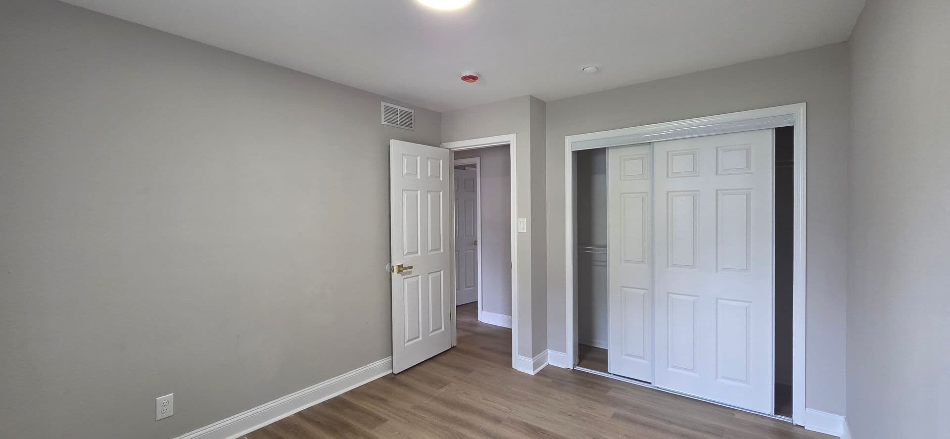 Sicklerville House: 8 Kim Ln