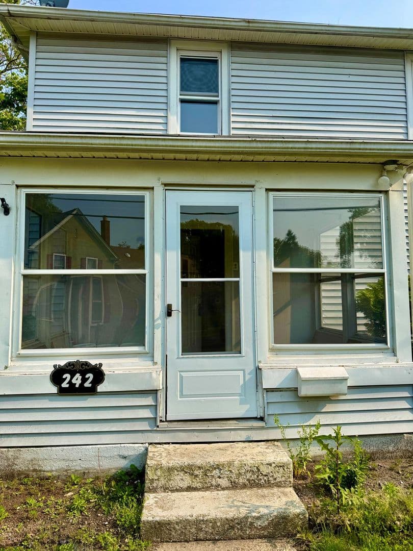 Brooklawn House: 242 New Jersey Rd