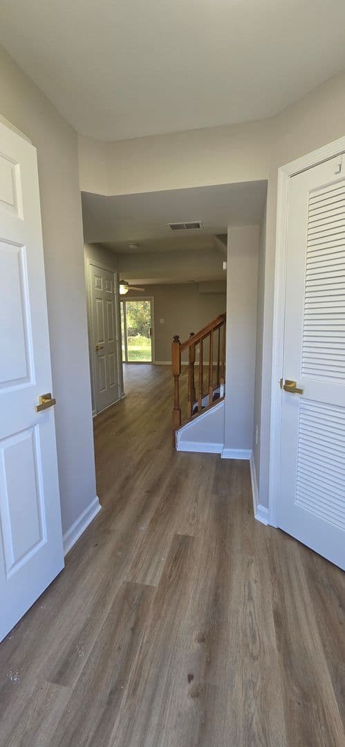Clementon House: 2031 Broadacres DR