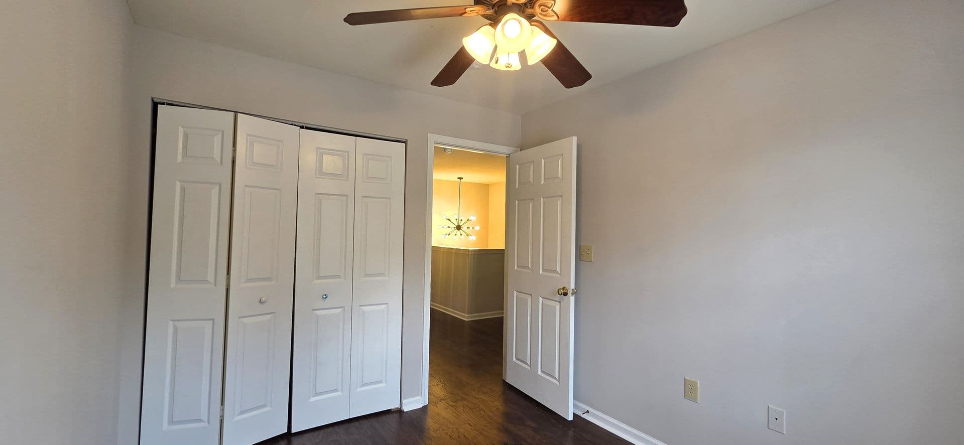 Sicklerville Townhome: 20 Normans Ford Dr