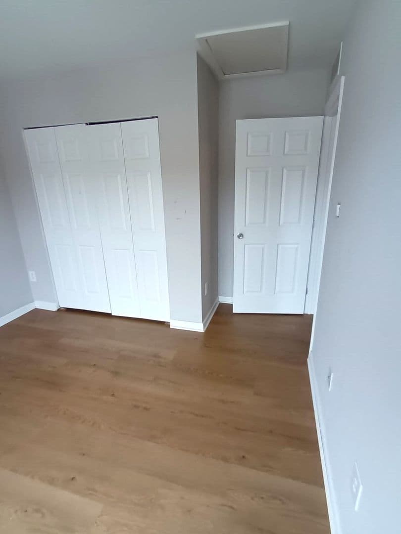 Clementon House: 2039 BROADACRES DR
