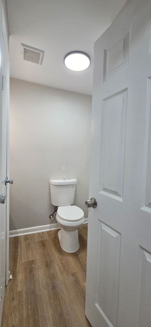 Williamstown House: 319 Jays Ave