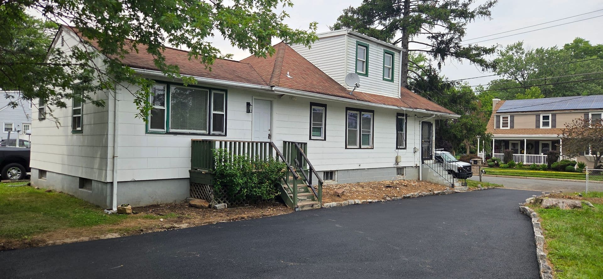 Ewing House: 117 Browning Ave