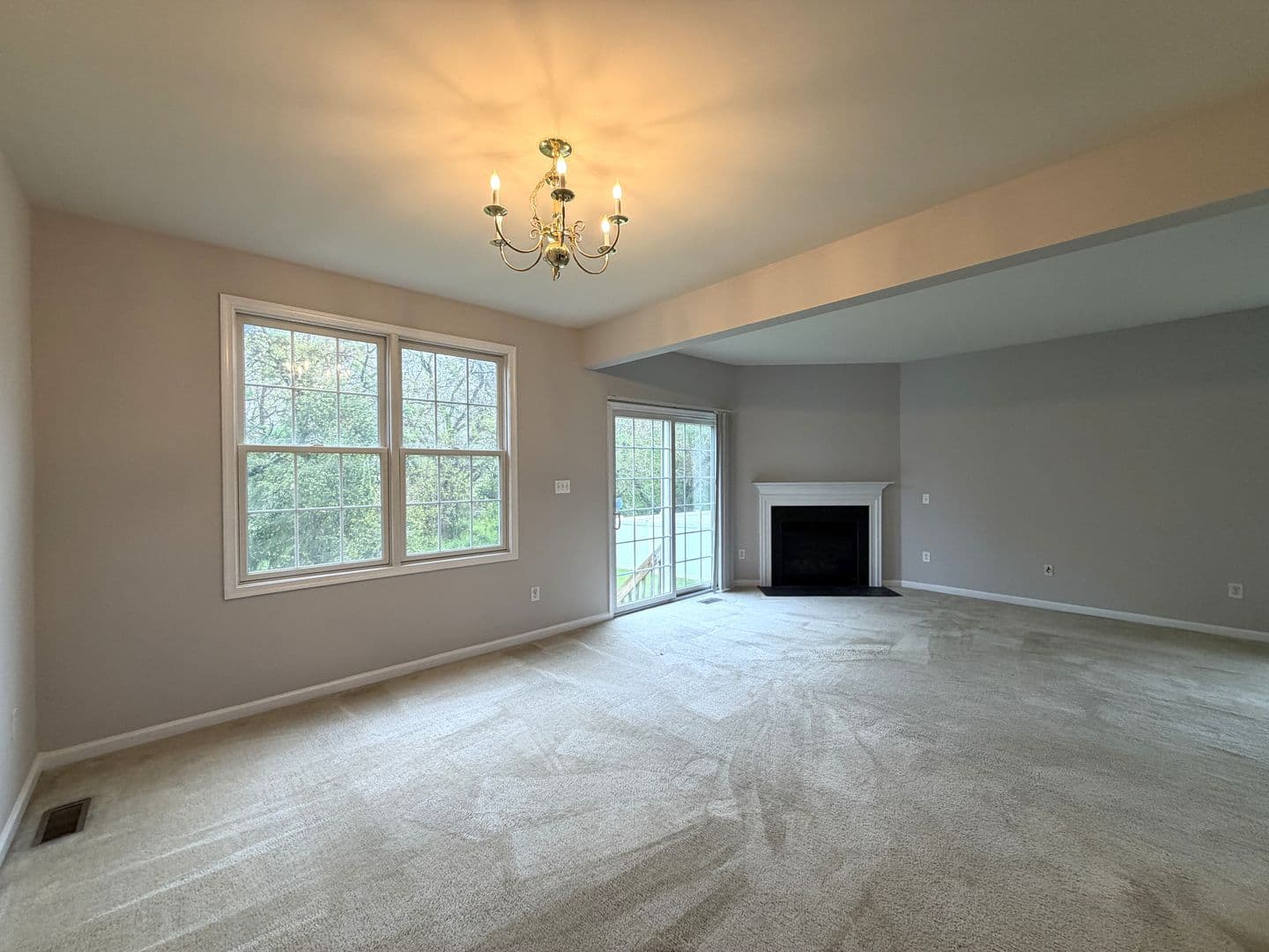 Sicklerville Townhome: 11 Camino Ct
