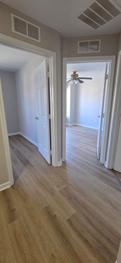 Clementon House: 2031 Broadacres DR