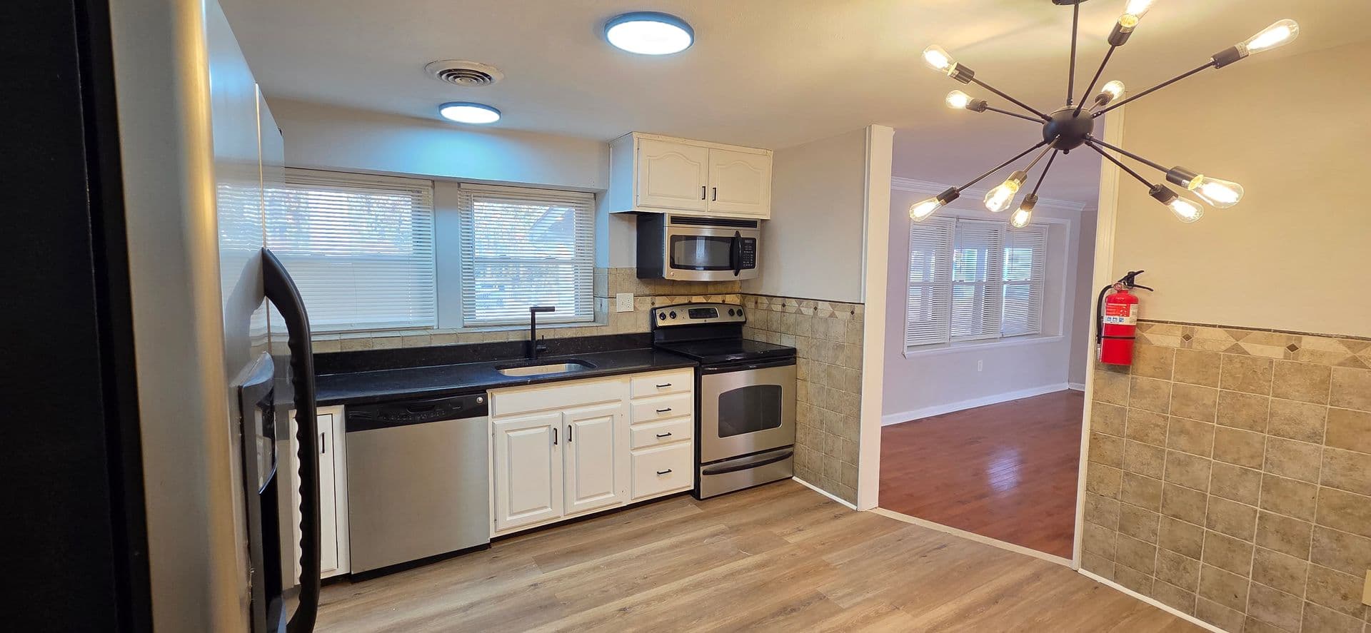 Williamstown House: 319 Jays Ave