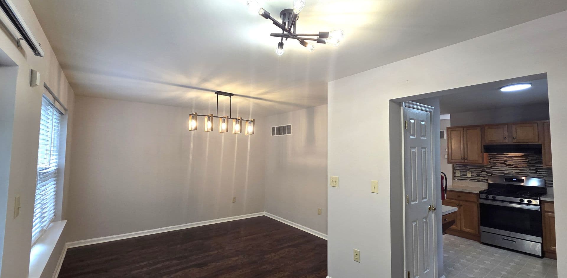 Sicklerville Townhome: 20 Normans Ford Dr