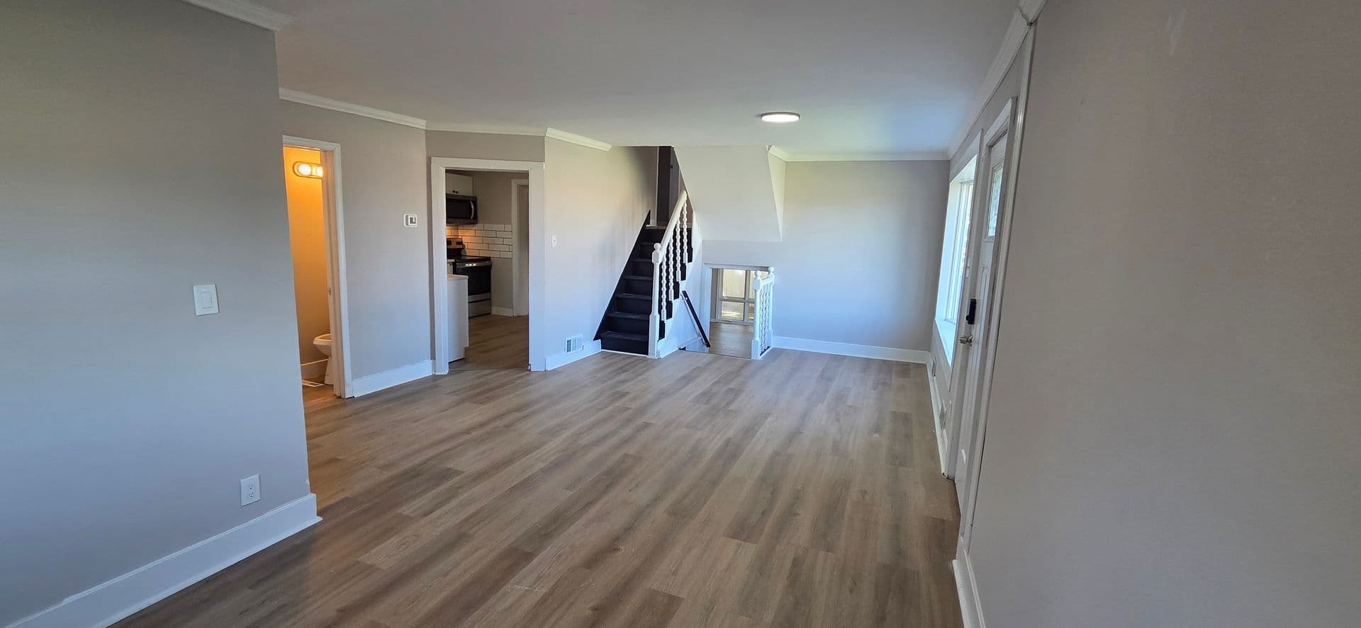 Levittown House: 1019 Green Ln