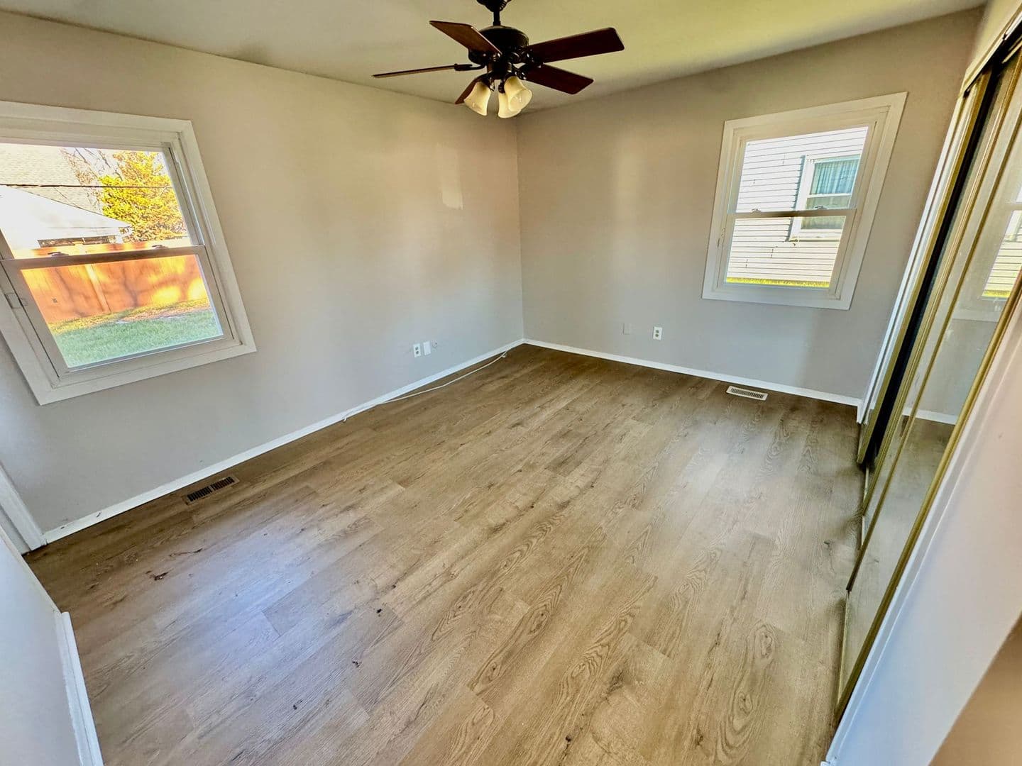 Willingboro House: 77 Executive Ln