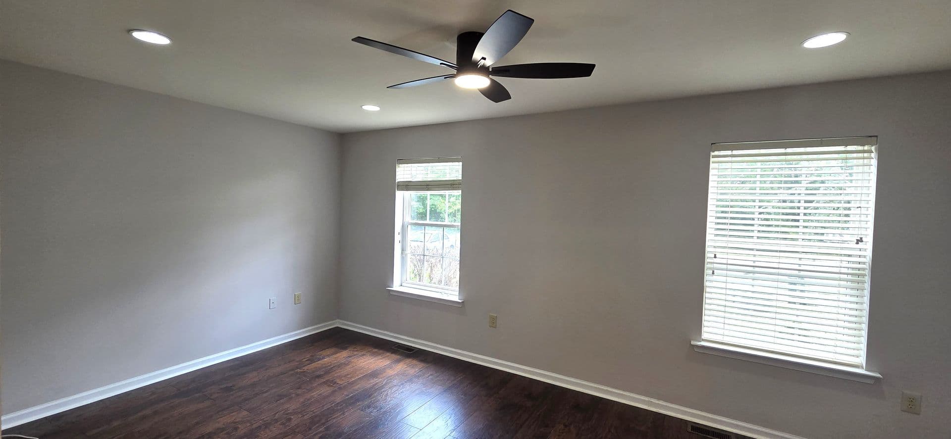 Sicklerville Townhome: 20 Normans Ford Dr