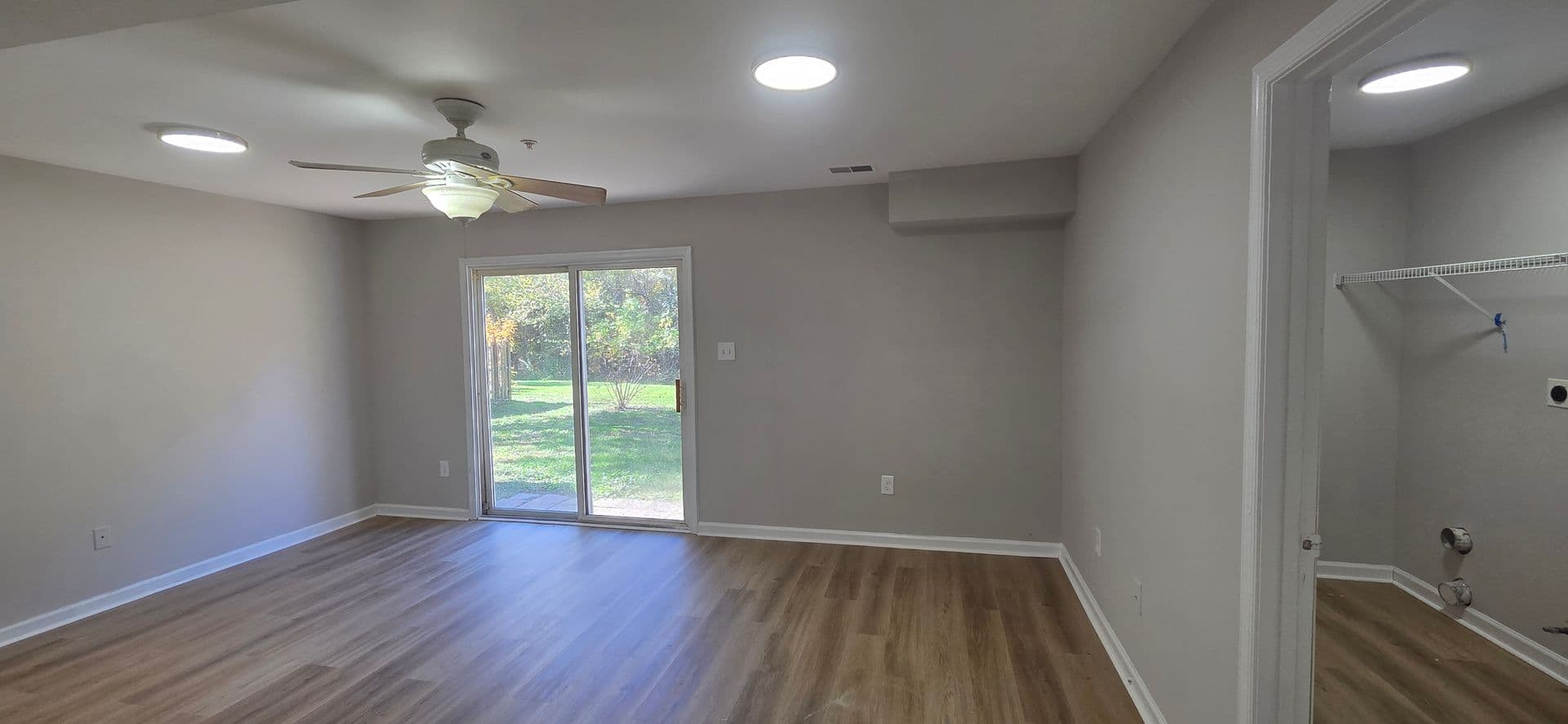 Clementon House: 2031 Broadacres DR