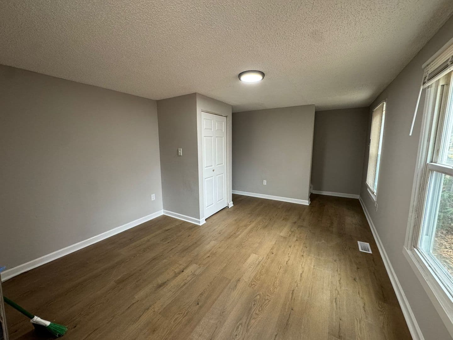 New Jersey Townhome: 181 Logan St