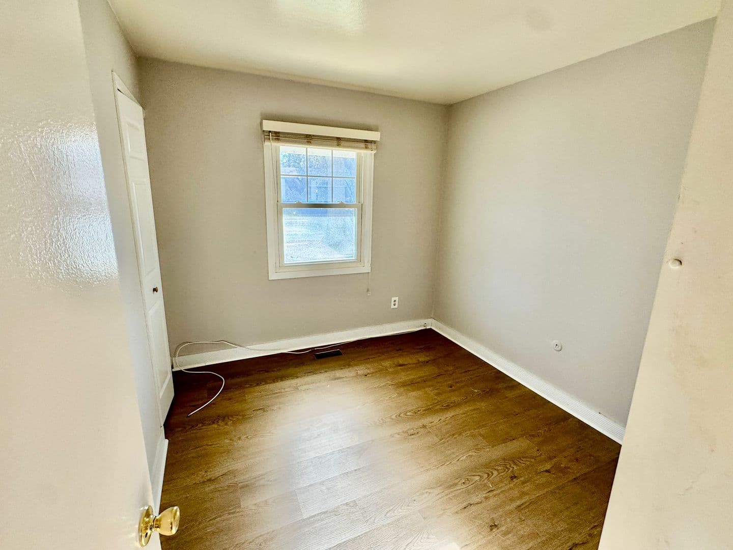 Willingboro House: 77 Executive Ln