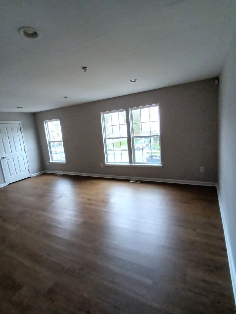 Clementon House: 2039 BROADACRES DR