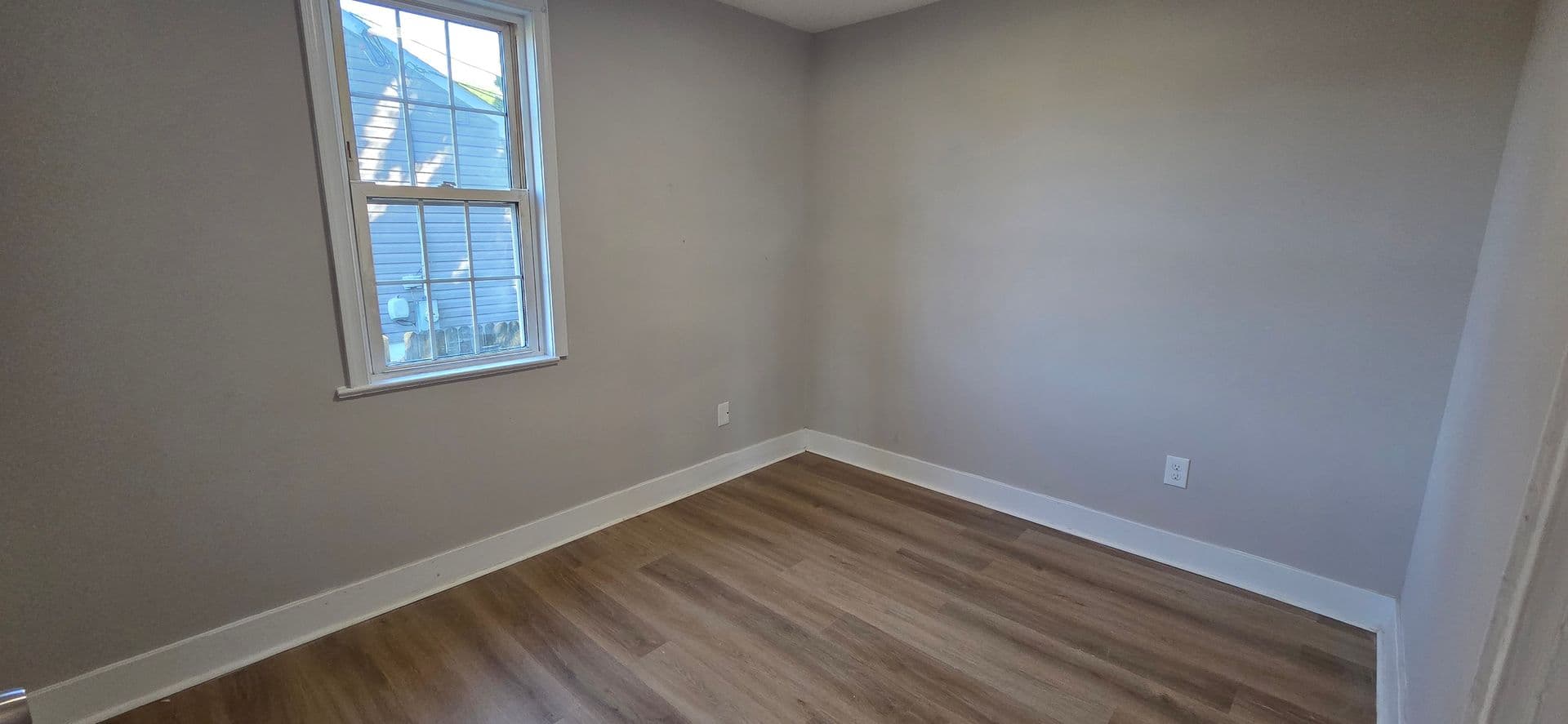 Levittown House: 1019 Green Ln