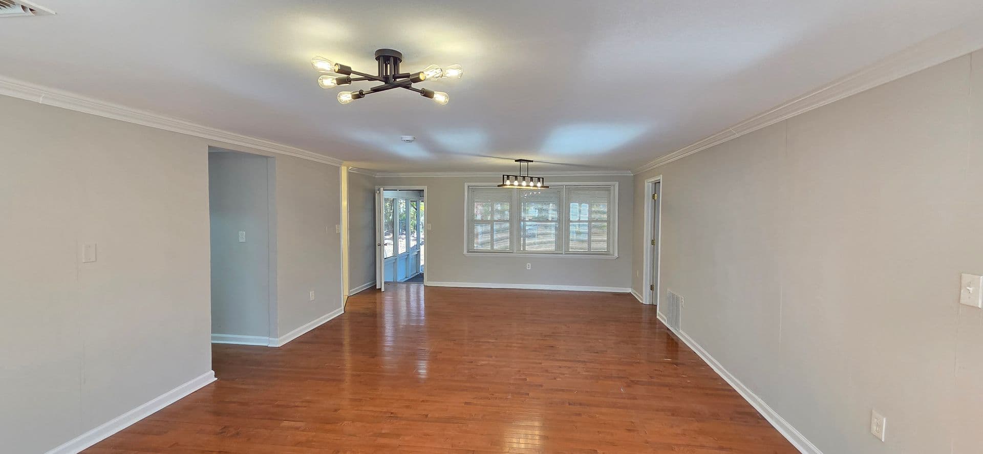 Williamstown House: 319 Jays Ave