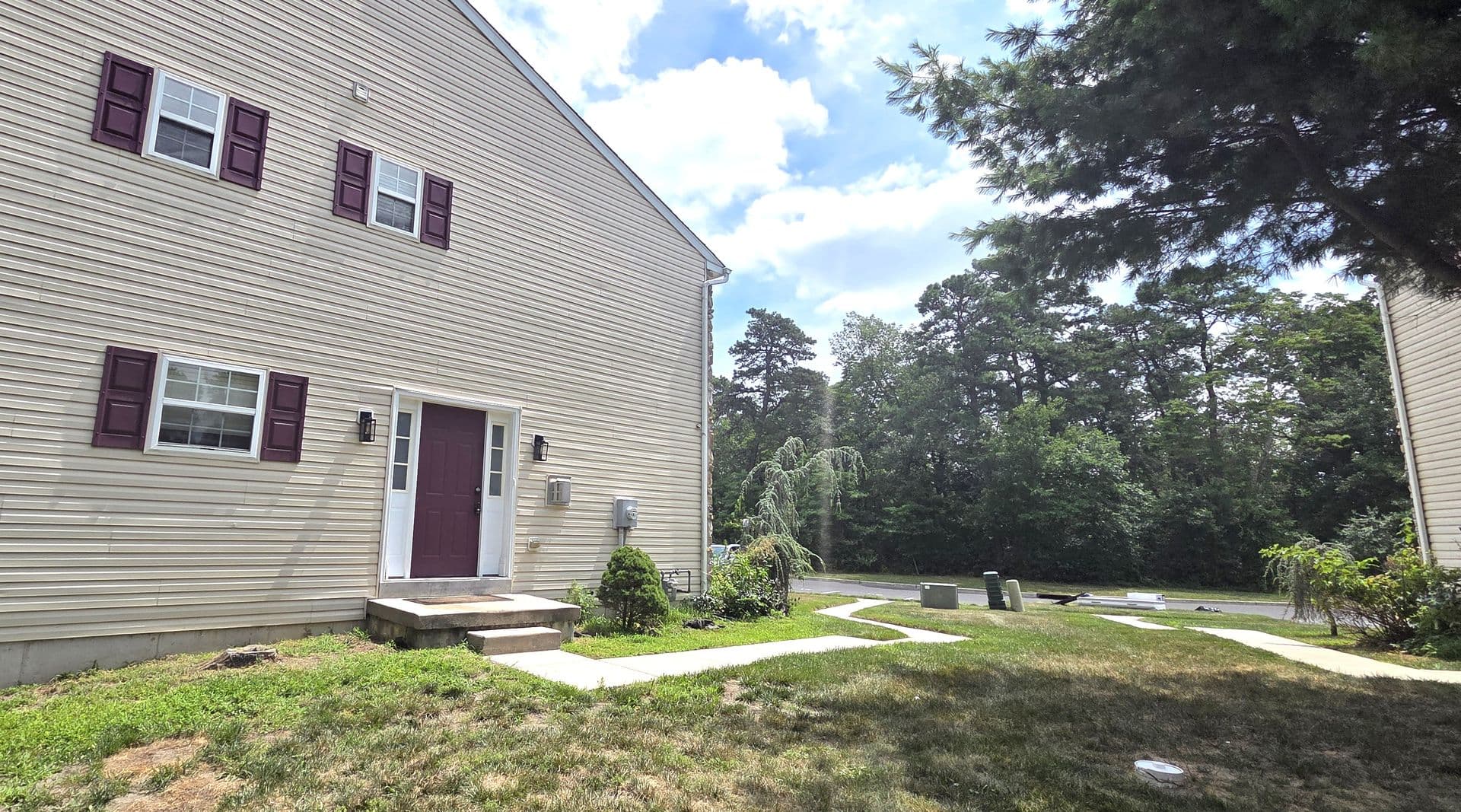 Sicklerville Townhome: 20 Normans Ford Dr