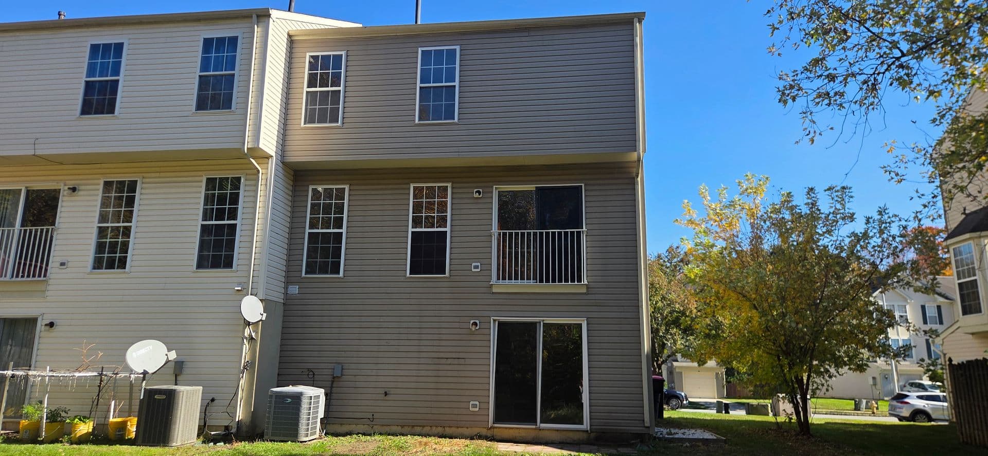 Clementon House: 2031 Broadacres DR