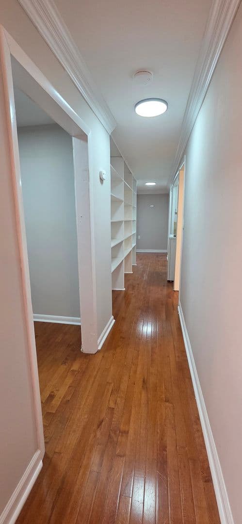 Williamstown House: 319 Jays Ave