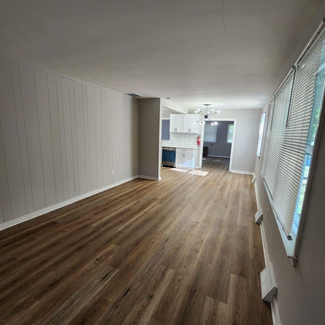 Stratford House: 13 Duke Ave