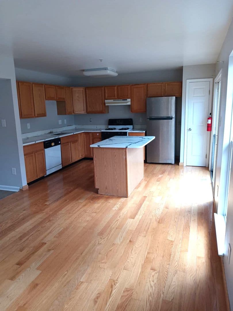 Clementon House: 2039 BROADACRES DR