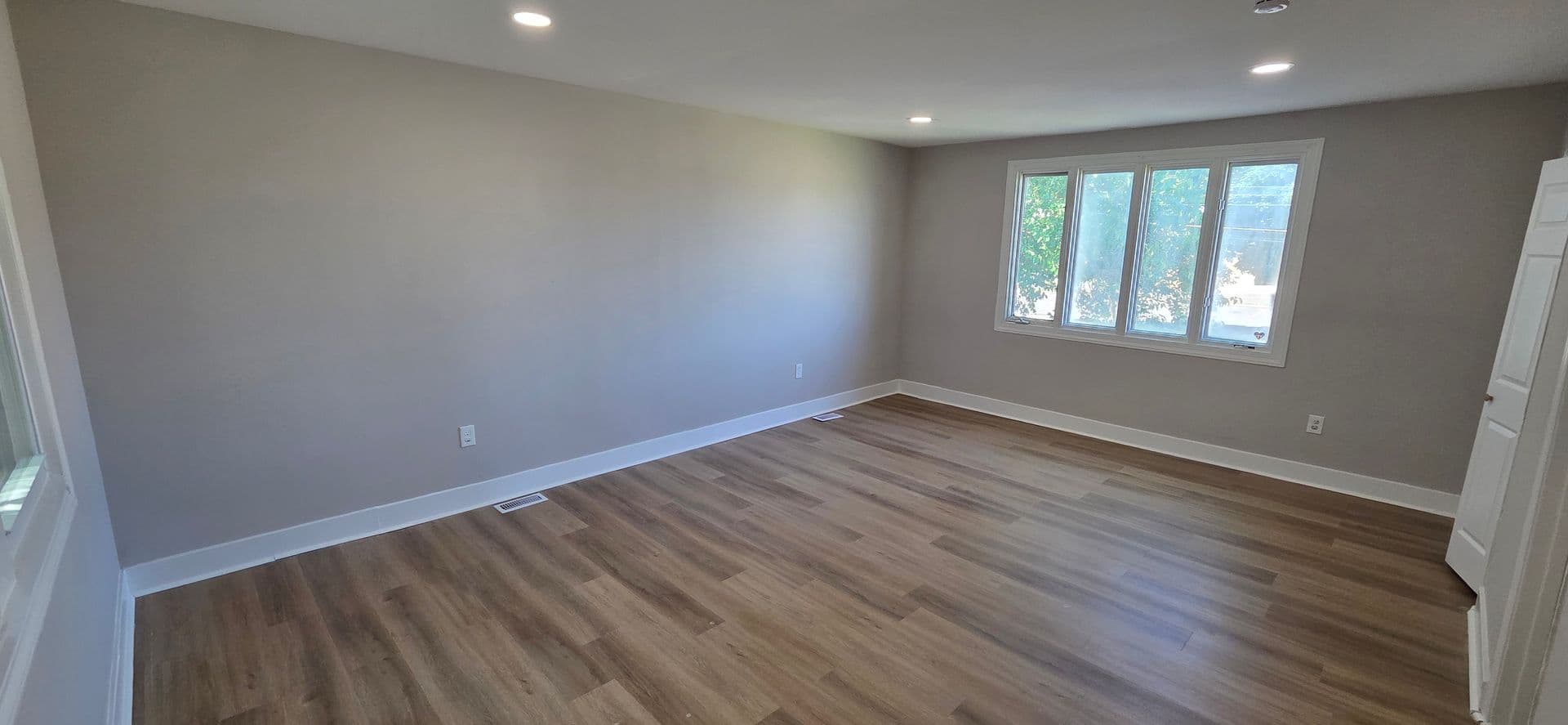 Levittown House: 1019 Green Ln