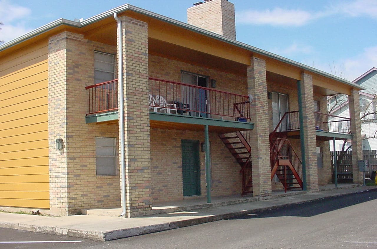 San Marcos Apartment: N. LBJ-1226