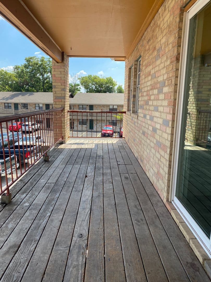 San Marcos Apartment: N. LBJ-1226