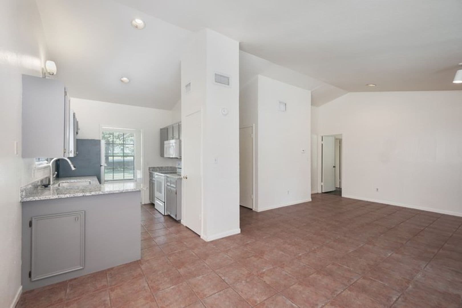San Marcos Apartment: Academy-1104