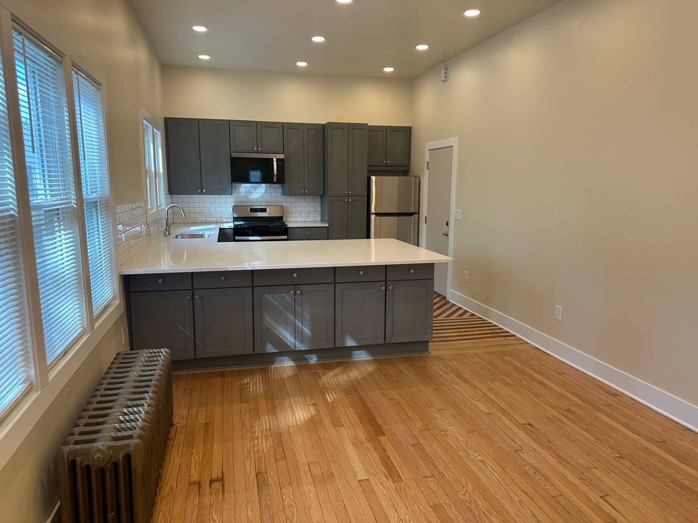 Milwaukee Apartment: 901 E Center St