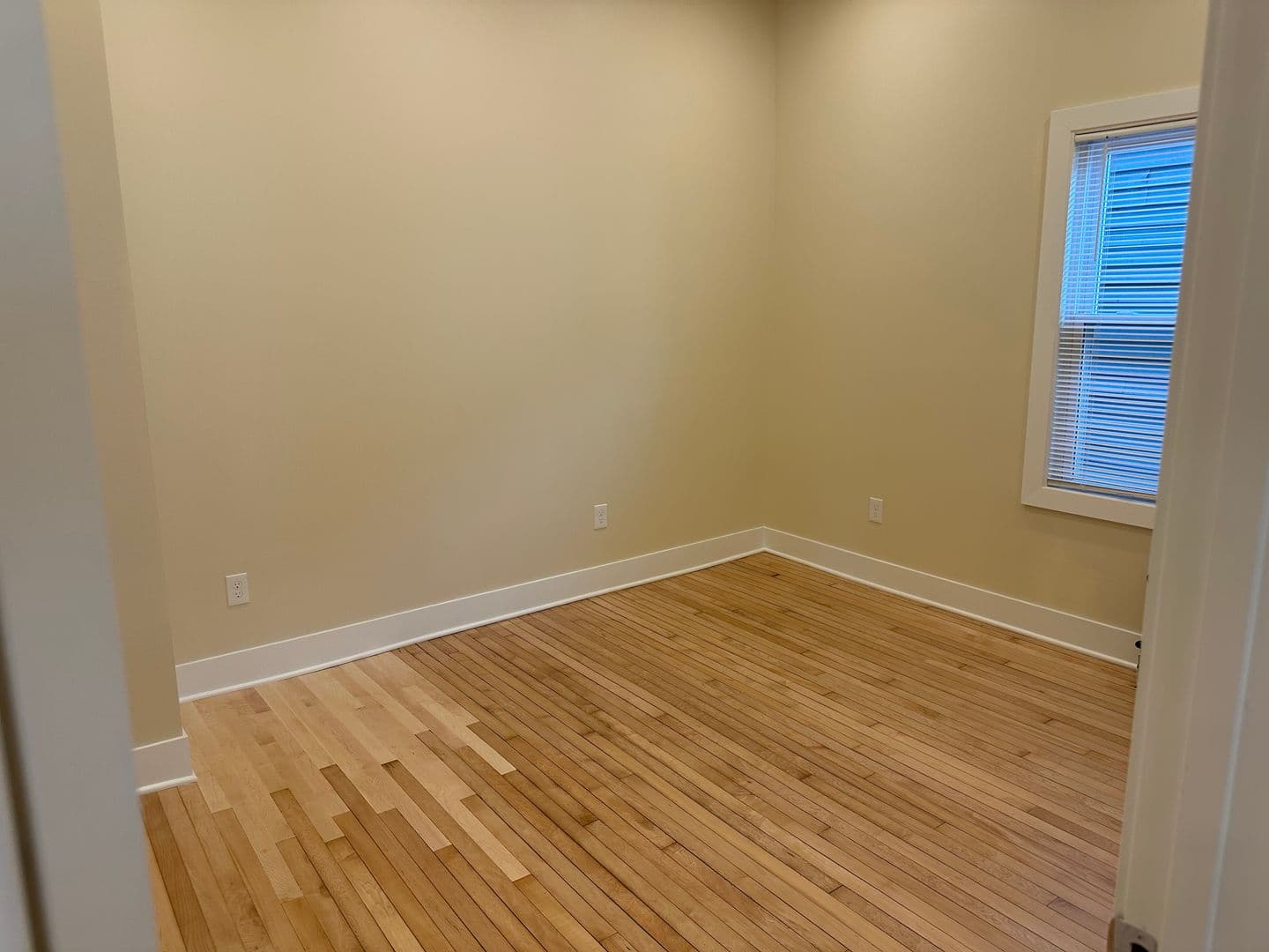 Milwaukee Apartment: 901 E Center St