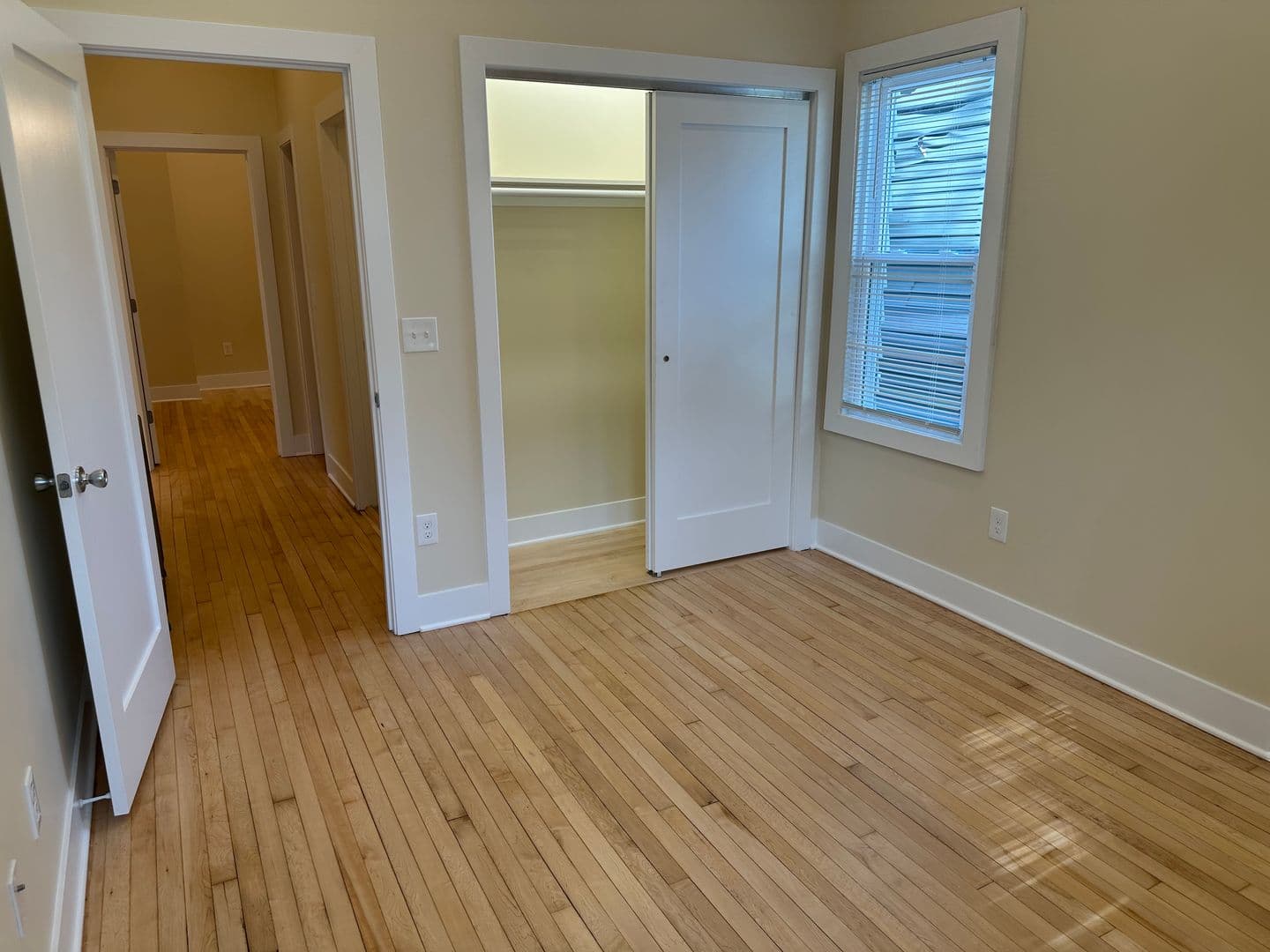 Milwaukee Apartment: 901 E Center St