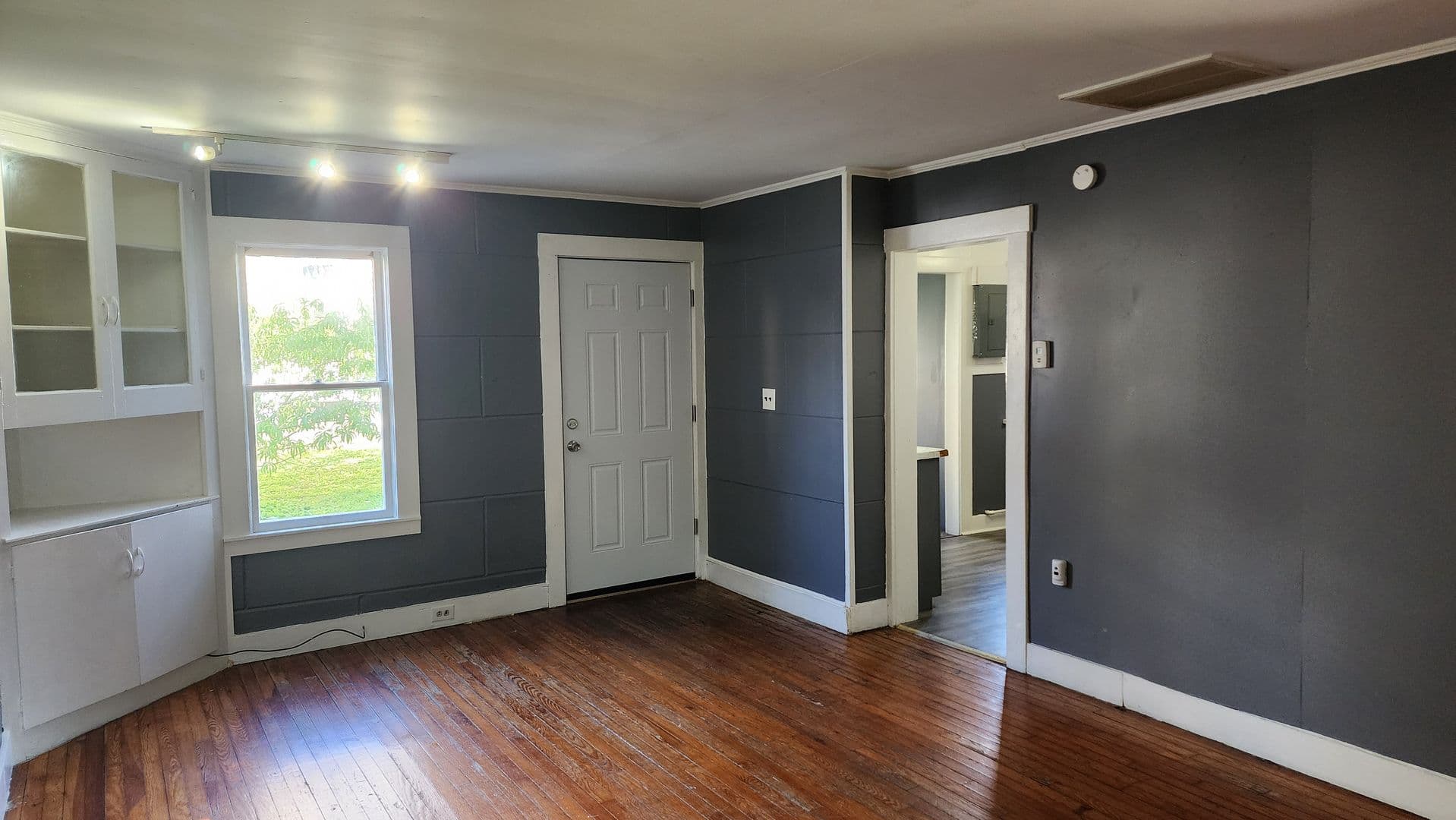 Olean Apartment: 119 - 119 1/2 South 8th Street