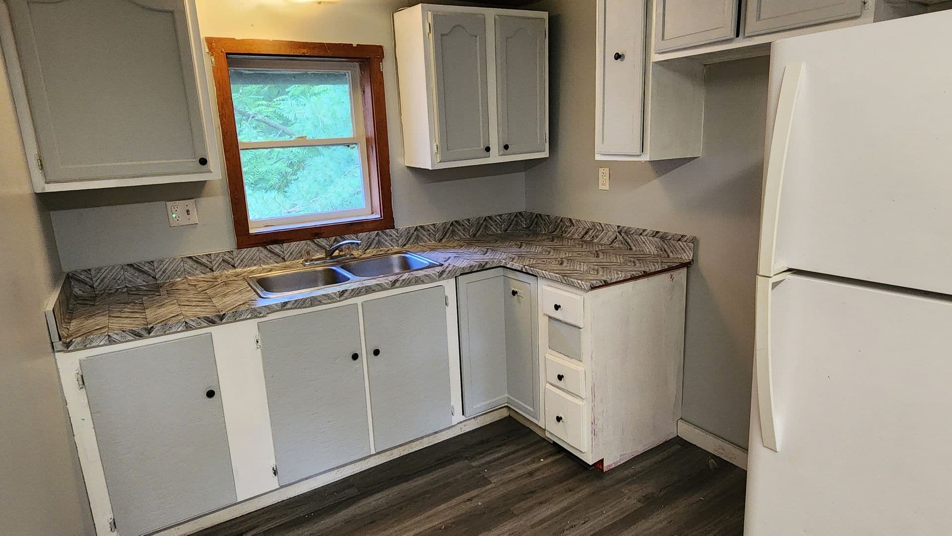 Bradford Apartment: 137 South Avenue