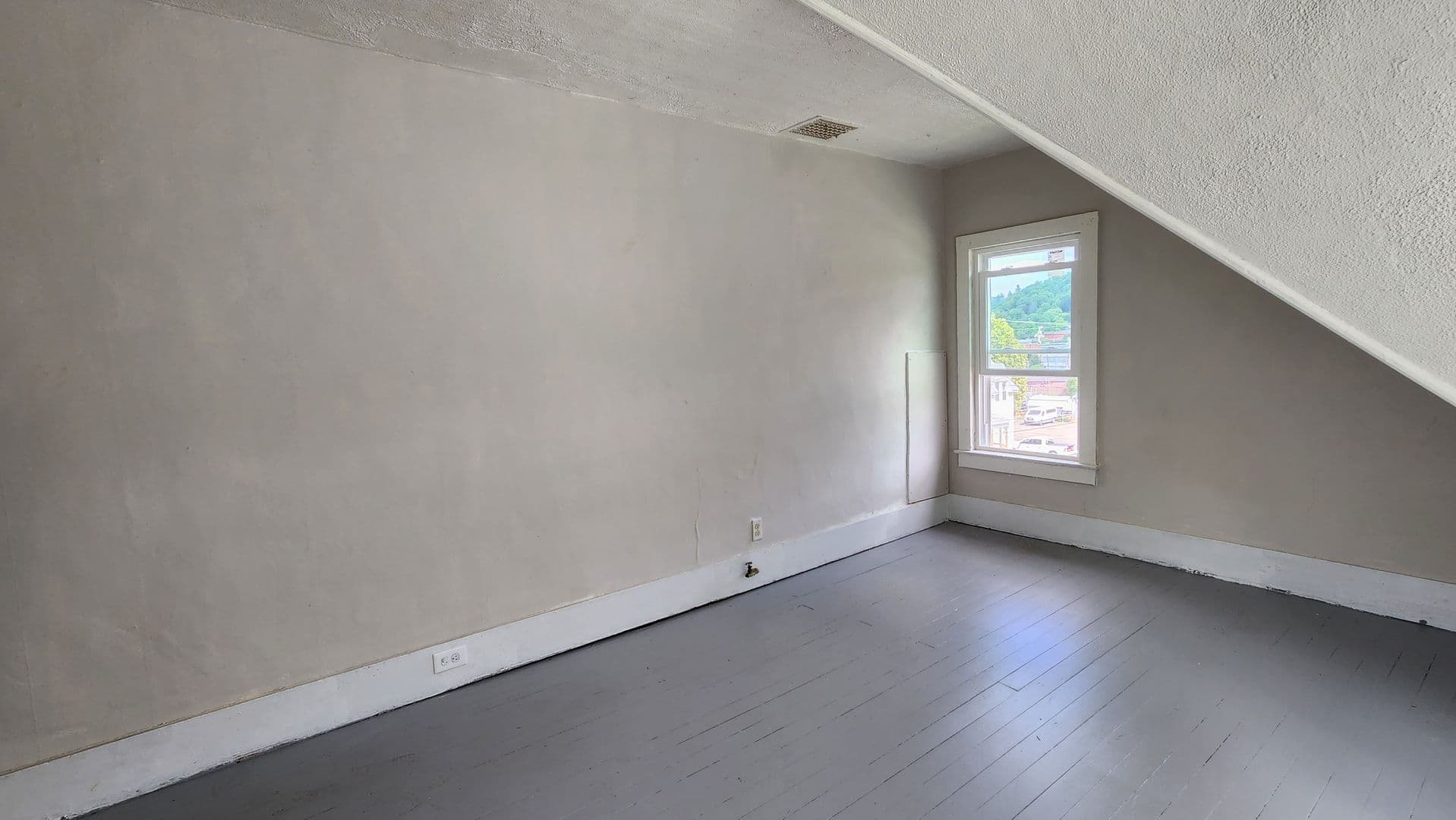 Bradford Apartment: 86 Congress Street