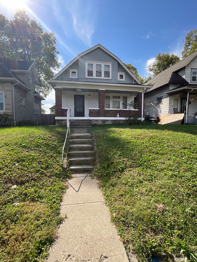 Indianapolis House: 609 West 32nd Street