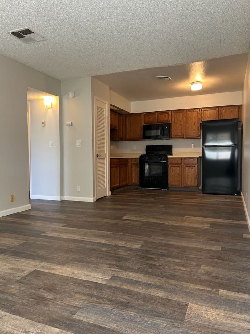 Ridgecrest Apartment: 425  Rick Ct.