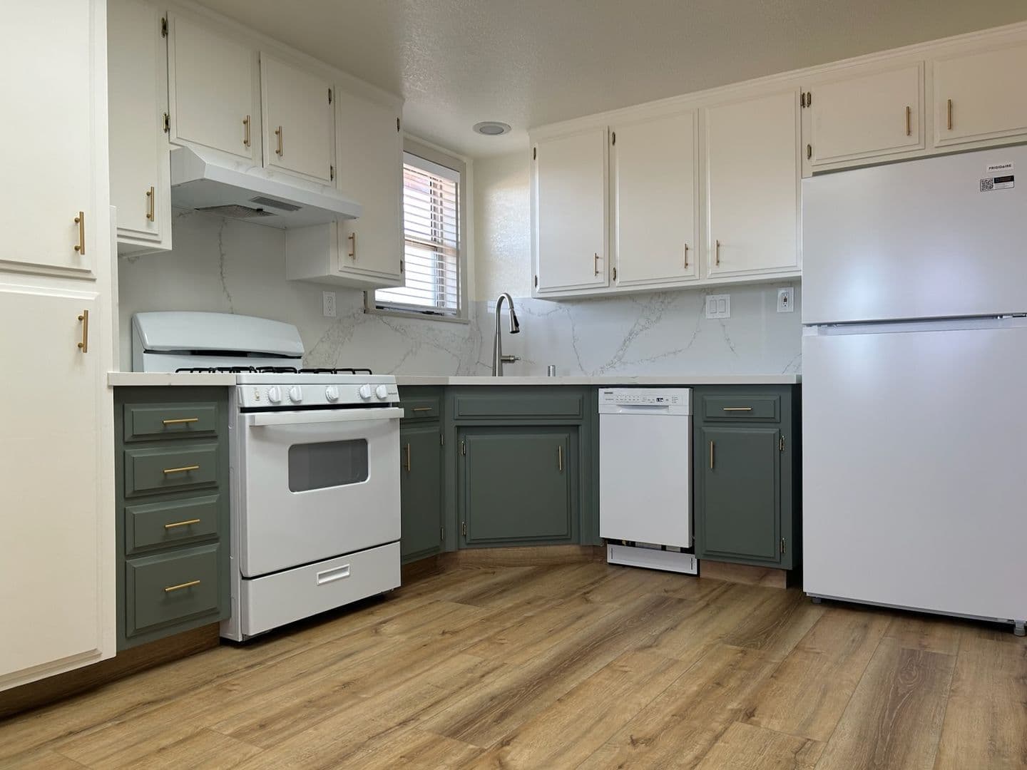 Ridgecrest Apartment: 112 S. Valley St.