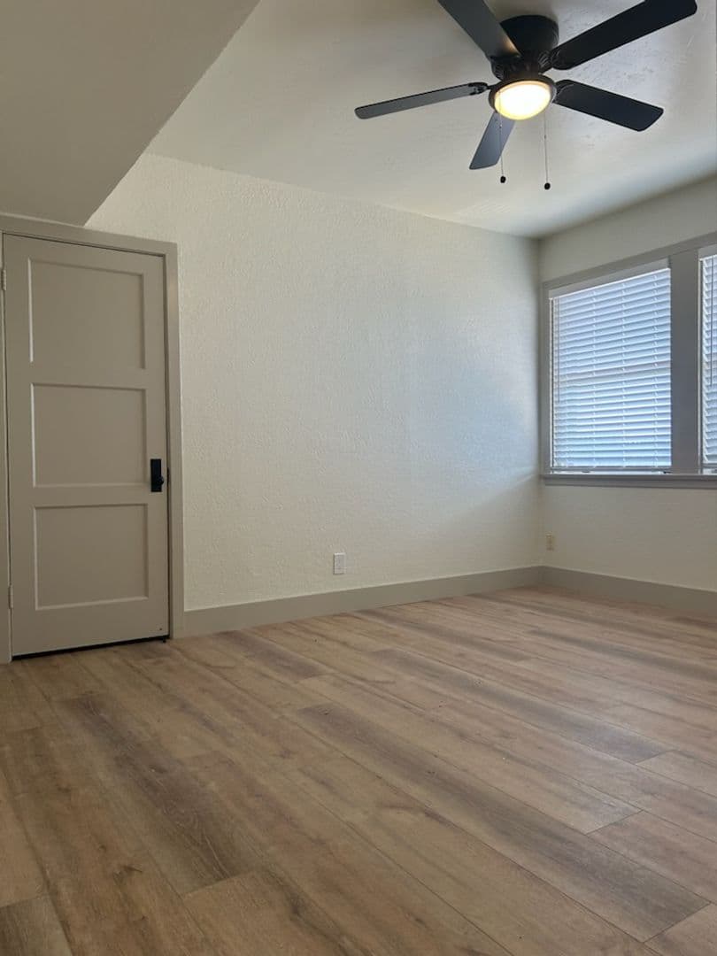 Ridgecrest Apartment: 112 S. Valley St.