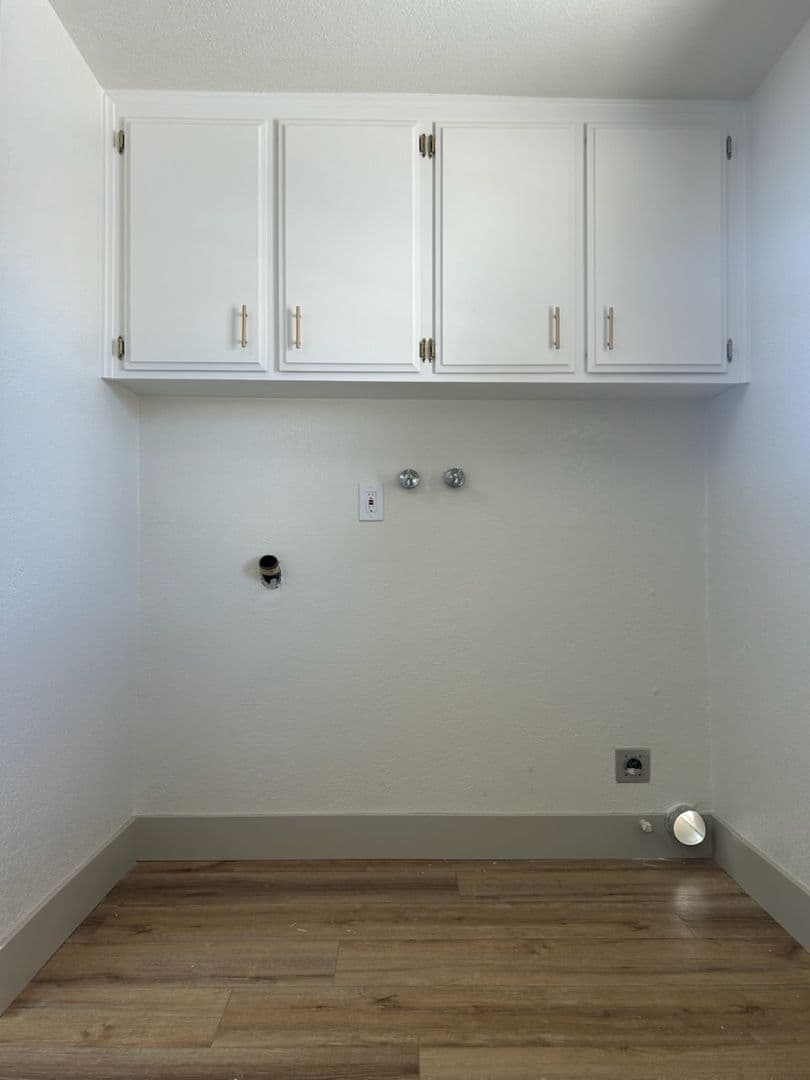 Ridgecrest Apartment: 112 S. Valley St.