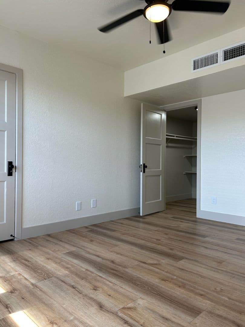 Ridgecrest Apartment: 112 S. Valley St.