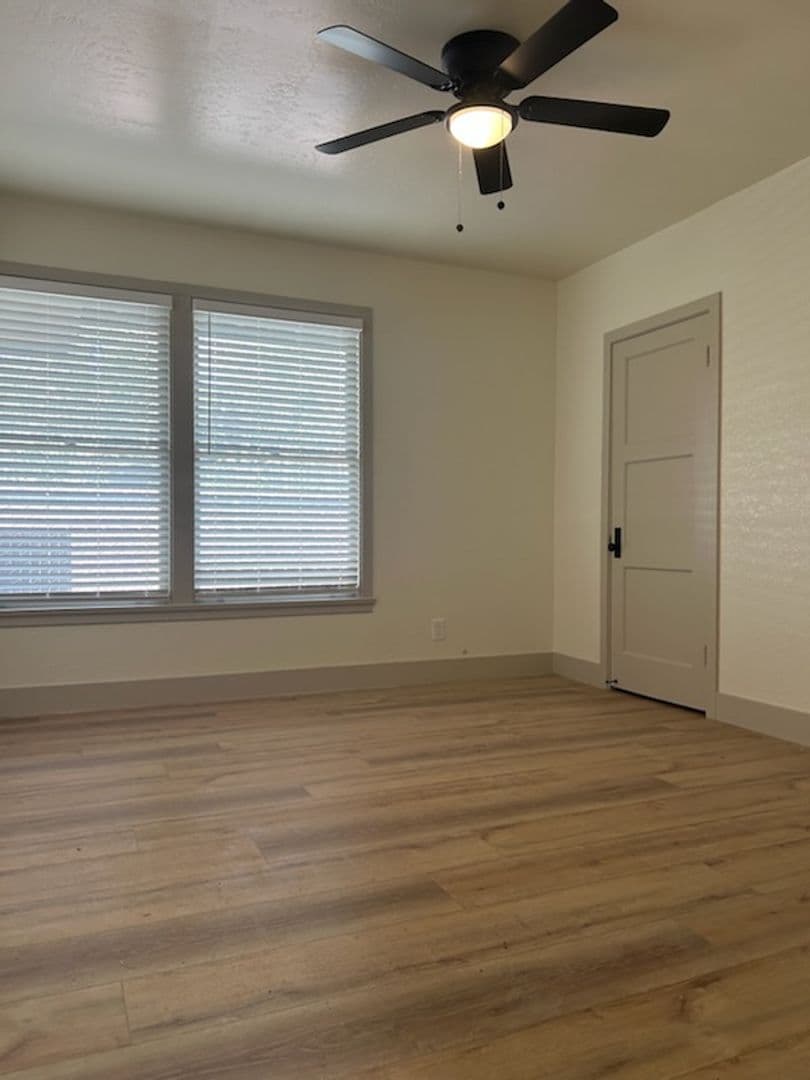 Ridgecrest Apartment: 112 S. Valley St.
