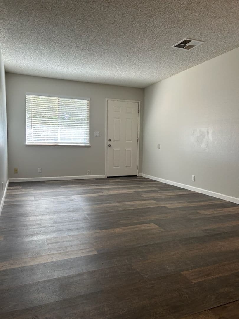 Ridgecrest Apartment: 425  Rick Ct.