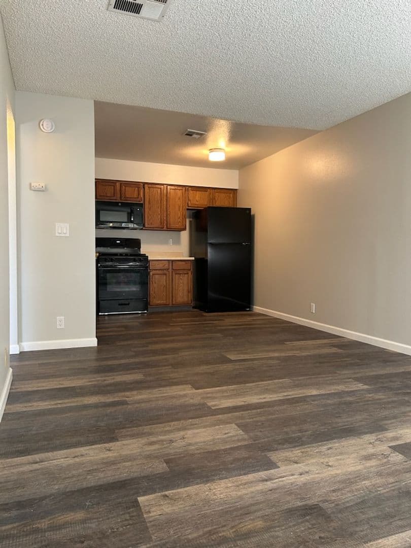 Ridgecrest Apartment: 425  Rick Ct.