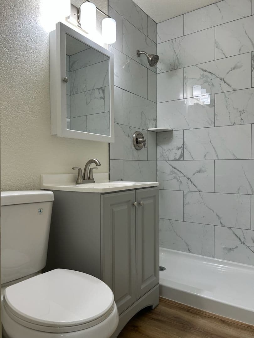 Ridgecrest Apartment: 112 S. Valley St.