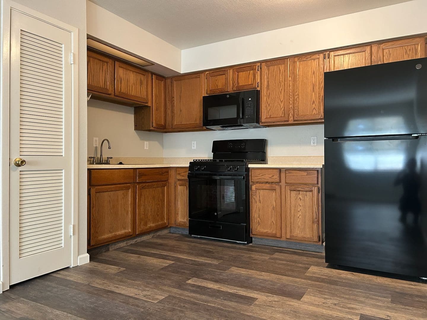 Ridgecrest Apartment: 425  Rick Ct.