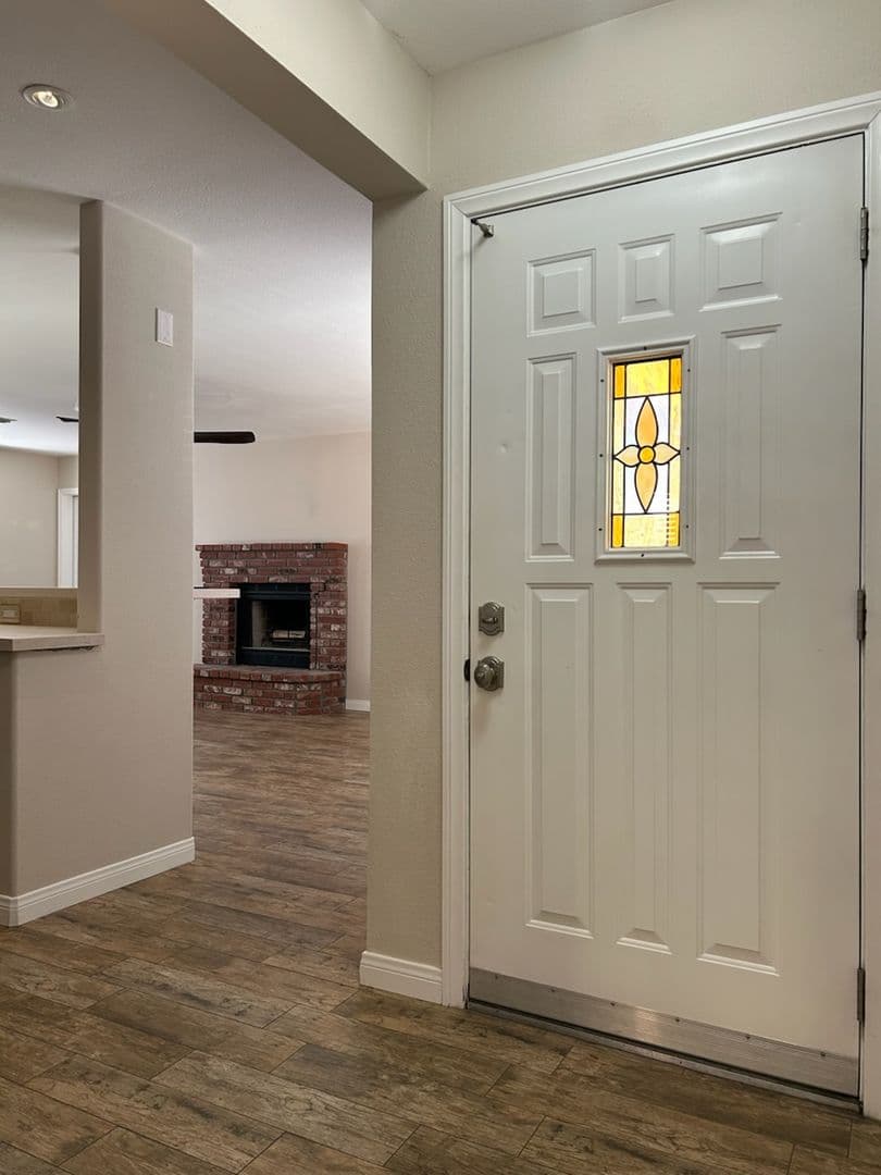Ridgecrest Apartment: 1017 Perdew Ave.