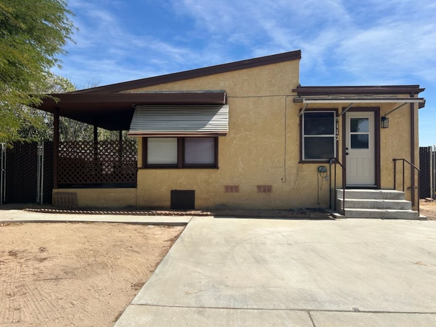 Ridgecrest Apartment: 112 S. Valley St.