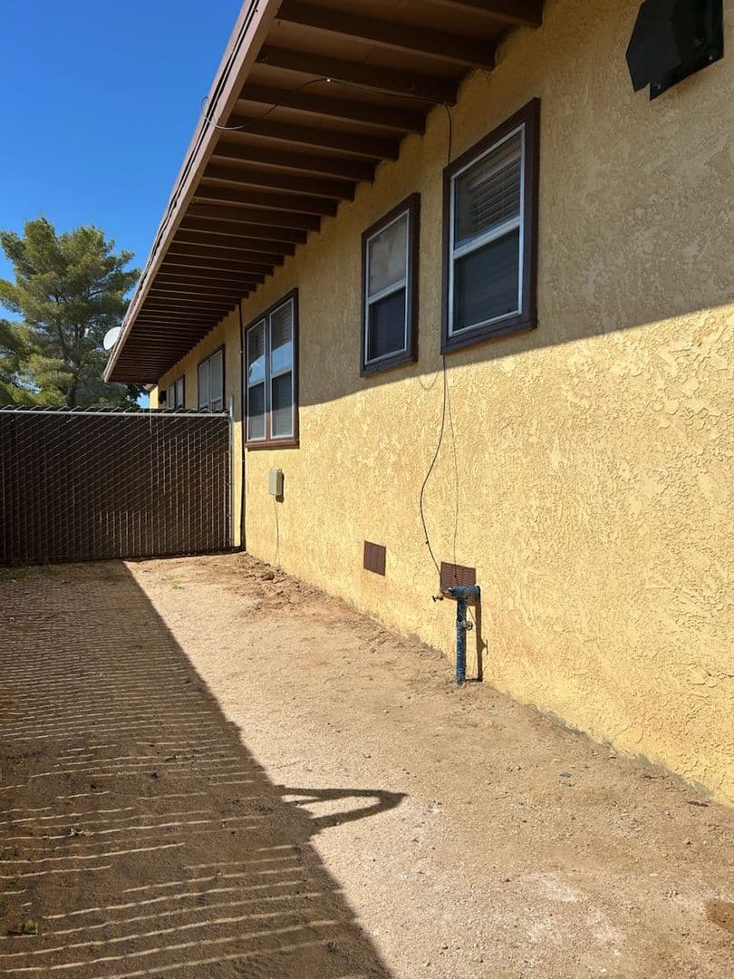 Ridgecrest Apartment: 112 S. Valley St.