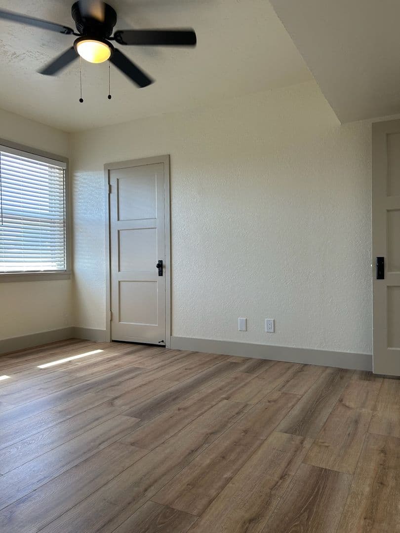 Ridgecrest Apartment: 112 S. Valley St.